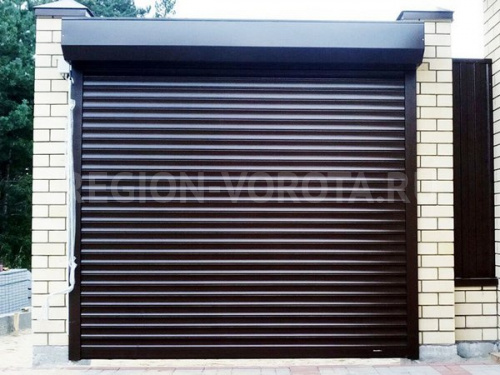 Рулонные ворота 2000х2000 для гаража в частном доме