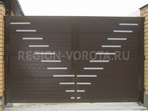 Распашные ворота для дачи 3400х2200 коричневого цвета