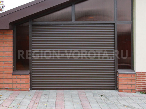 Секционные гаражные ворота RSD-01 с пружинами растяжения 2200х2000